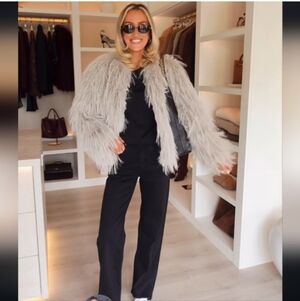ZARA ZW COLLECTION LIGHT GRAY FAUX FUR COAT 🩶🩶🩶 BLOGGERS FAVE ❤️‍🔥❤️‍🔥❤️‍🔥